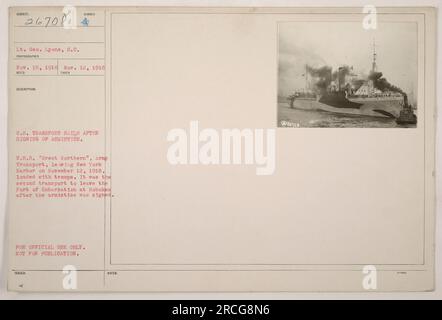 Soldats américains partant du port de New York sur l'U.S.S. 'Great Northern', un transport de l'armée, le 12 novembre 1918, après la signature de l'armistice. Le navire était chargé de troupes et était le deuxième transport à quitter le port d'embarquement à Hoboken après la signature de l'armistice. (publié pour usage officiel seulement, pas pour publication) Banque D'Images