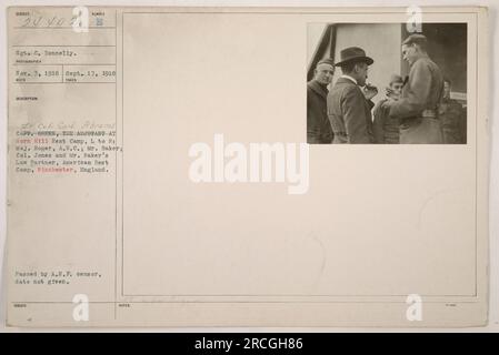 Le sergent C. Donnelly a capturé une photographie intitulée Lieutenant Coh Carl Abrams, capitaine Green, adjudant au camp de loyer de Morn Hill, major Roger, C.R.C., M. Baker, colonel Jones, Et le partenaire juridique de M. Baker au camp de repos américain de Winchester, en Angleterre. La photo a été prise entre le 3 novembre 1916 et le 17 septembre 1918. Il a été approuvé par le censeur de l'A.E.F. mais aucune date officielle n'a été donnée. Banque D'Images