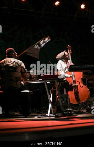 14 juillet 2023, Rome, Lazio, Italie : avec son dernier et merveilleux album ''Sounds from the Ancestors'', Garrett, lauréat du Grammy Award, se produit comme suit: Kenny Garrett - saxophone alto, Keith Brown - piano, Corchoran Holt - basse, Rudy Bird - percussions, Ronald Bruner Jr. â€“ batterie..à la Casa del Jazz dans le magnifique Osio Park, lieu d'été du Festival ''Summer Time'' 2023 à Rome. (Image de crédit : © Daniela Franceschelli/Pacific Press via ZUMA Press Wire) USAGE ÉDITORIAL SEULEMENT! Non destiné à UN USAGE commercial ! Banque D'Images