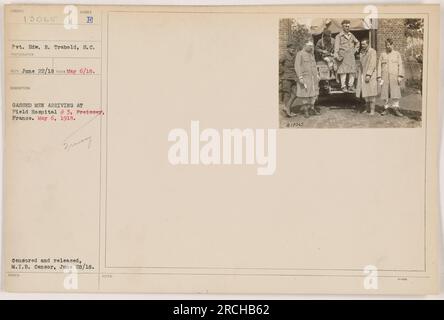 Des soldats gazés arrivent à l'hôpital de campagne #3, Freissey, France, le 6 mai 1918. EDW Pvt. R. Trabold de la S.C. est parmi eux dans cette photographie de E HECD. L'image a été publiée après censure par M.I.B. Censurer le 28 juin 1918. Banque D'Images