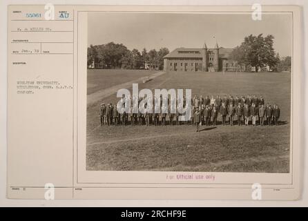 Soldats du S.A.T.C. (Student Army Training corps) à l'Université Wesleyan à Middletown, Connecticut. Cette image a été prise en janvier 1919 pendant la première Guerre mondiale Soumis par W. Miller, le photographe, avec le numéro de sujet 55061. Usage officiel uniquement. Banque D'Images