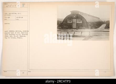 Le caporal W.H. Ellis est représenté sur cette photographie prise le 3 janvier 1919. L'image représente une cabane Nissen, qui était le type de structure utilisé à l'hôpital américain de base n ° 12 et à l'hôpital général britannique n ° 18 à Camiers, pas de Calais, France. Banque D'Images