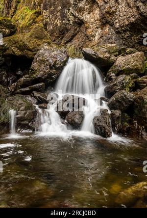 Lodore tombe près de Keswick dans le district des lacs Cumbria nord-est de l'Angleterre Royaume-Uni Banque D'Images