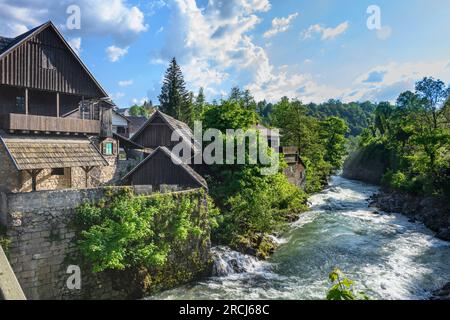 Le village de Rastoke à Slunj-Slapovi au confluent des rivières Slunjcica et Korana, Rastoke, Slunj-Slapovi, République de Croatie Banque D'Images