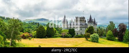 Panorama du château d'Inveraray, Clan Campbell, Loch Fyne, Argyll, Écosse, ROYAUME-UNI Banque D'Images