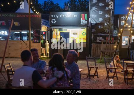 Gand, Belgique. 14 juillet 2023. La station de recyclage photographiée lors du festival Gand Jazz à Gand, vendredi 14 juillet 2023. L'édition de cette année aura lieu du 5 au 15 juillet. BELGA PHOTO NICOLAS MAETERLINCK crédit : Belga News Agency/Alamy Live News Banque D'Images