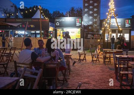Gand, Belgique. 14 juillet 2023. La station de recyclage photographiée lors du festival Gand Jazz à Gand, vendredi 14 juillet 2023. L'édition de cette année aura lieu du 5 au 15 juillet. BELGA PHOTO NICOLAS MAETERLINCK crédit : Belga News Agency/Alamy Live News Banque D'Images