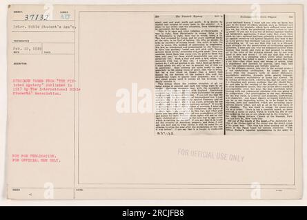 L'image montre une page spécimen de 'The Finished Mystery' publiée par l'Association internationale des étudiants bibliques en 1917. Il n'est pas destiné à la publication et est réservé à un usage officiel. La page aborde le sujet de la guerre en relation avec le christianisme et interroge la légitimité de la guerre qui se déroulait à cette époque. Banque D'Images