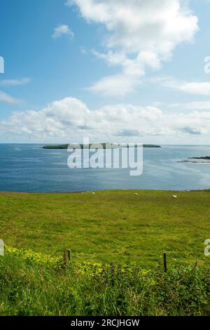 Sandwick, Sandsyre et Mousa villages et îles dans les îles Shetland, en Écosse. Banque D'Images