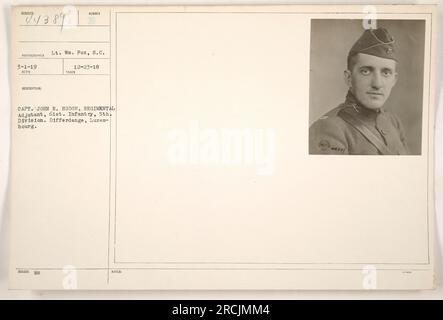 Le capitaine John R. Hodge, adjudant régimentaire de la 61e infanterie de la 5e division, est photographié à Differdange, Luxembourg. La photographie a été prise par le lieutenant Wm. Fox le 23 décembre 1918. Cette image fait partie de la série étiquetée 74389 dans les enregistrements. Banque D'Images