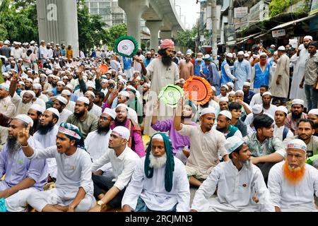 Dhaka, Bangladesh - 15 juillet 2023 : Islami Andolan Bangladesh a organisé un rassemblement à Paltan à Dhaka pour exiger la démission du commissaire aux élections Banque D'Images