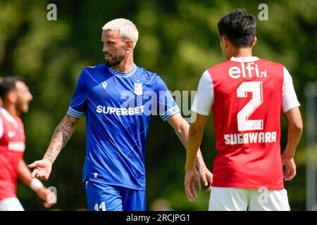 Dirkshorn, pays-Bas. 15 juillet 2023. DIRKSHORN, PAYS-BAS - JUILLET 15 : Kristoffer Velde de de Lech Poznan regarde pendant le match amical de pré-saison entre AZ et Lech Poznan au V.V. Dirkshorn le 15 juillet 2023 à Dirkshorn, pays-Bas (photo de Patrick Goosen/Orange Pictures) crédit : Orange pics BV/Alamy Live News Banque D'Images