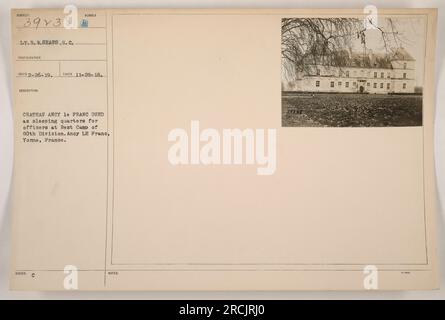 Le lieutenant R. W. Sears du corps des signaux a pris cette photographie du Château Ancy le Franc le 28 novembre 1918. Le château a été utilisé comme chambre de repos pour les officiers du camp de repos de la 80e division à Ancy le Franc, dans l'Yonne, en France. (Description et notes de Sumber Reco, 26 février 1919) Banque D'Images