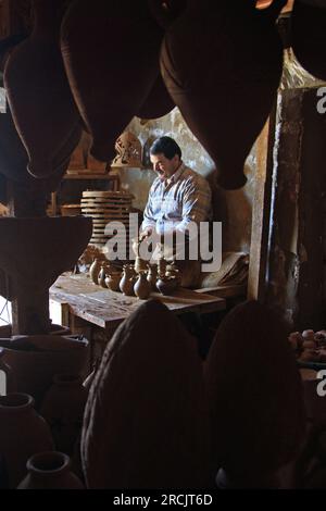Fabrication de poterie au Liban Banque D'Images