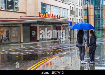 Uxbridge, Angleterre. 14 juillet 2023 Randalls un ancien grand magasin sur Vine St à Uxbridge, l'ancienne circonscription de Boris Johnson. Une élection partielle pour la circonscription parlementaire britannique d'Uxbridge et South Ruislip est prévue pour le 20 juillet 2023, Suite à la démission de l'ancien Premier ministre Boris Johnson comme député le 12 juin.crédit : Horst Friedrichs/Alamy Live Banque D'Images