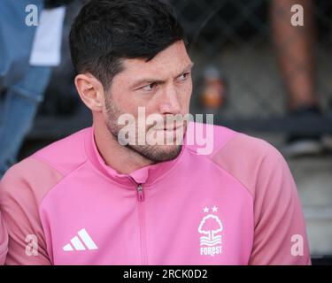 Meadow Lane, Nottingham, Royaume-Uni. 15 juillet 2023. Pré-saison football amical, Notts County contre Nottingham Forest ; Scott McKenna de Nottingham Forest Credit : action plus Sports/Alamy Live News Banque D'Images