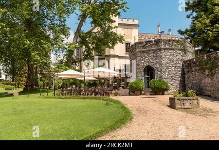 Le Parc du Castello dal Pozzo, station historique sur le lac majeur, situé dans le village de Oleggio Castello, Verbania, Italie Banque D'Images