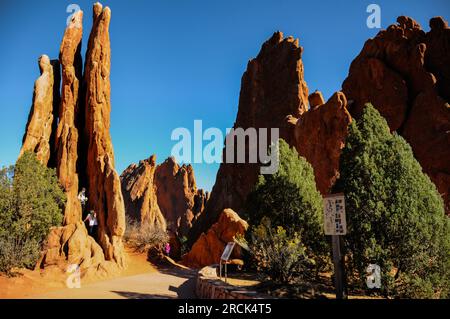 Formations rocheuses rouges dans le parc Garden of the Gods, Colorado Springs, États-Unis Banque D'Images