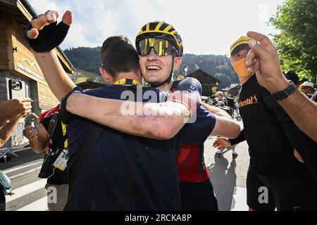 Espagnol Carlos Rodriguez d'Ineos Grenadiers célèbre après avoir remporté la 14e étape du Tour de France cycliste, d'Annemasse à Morzine les portes du Soleil (151, 8 km), France, samedi 15 juillet 2023. Le Tour de France de cette année aura lieu du 01 au 23 juillet 2023. BELGA PHOTO POOL NICO VEREECKEN crédit : Belga News Agency/Alamy Live News Banque D'Images