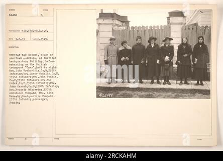 Groupe d'épouses de guerre russes, épouses de soldats américains, posant au siège américain avant d'embarquer dans le transport britannique Tsar. Photo de gauche à écrire : Mme John Vrahoritis, Co. M, 339th Infantry ; Mme Oscar Conklin, Co. H, 339th Infantry ; Mme John Tonkin, Co. C, 339th Infantry ; Mme Ted Kulak, Co. F, 339th Infantry ; Mme John Karuch, Co. G, 339th Infantry ; Mme Francis Mikiewicz, 337th Ambulance Company ; Mme Alex Marasky, Compagnie du quartier général, 339e infanterie, Archange, Russie. Photographie prise par S.C. Shotwell, le 5 septembre 1919, sous le numéro de référence 62488. » Banque D'Images