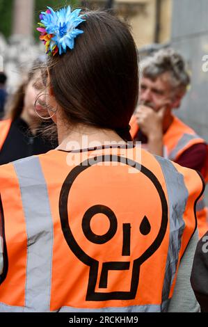 Londres, Royaume-Uni. Arrête juste l'activiste Oil. Arrêtez la manifestation de Rosebank. Pas de nouveau pétrole et gaz. Une coalition de groupes écologistes, dont extinction Rebellion et Just Stop Oil, ont manifesté ensemble pour lutter contre l’ouverture de Rosebank, le plus grand champ pétrolier non exploité de la mer du Nord par le géant pétrolier norvégien Equinor. Banque D'Images