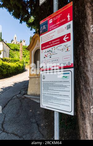 Italie Veneto Vidor - panneaux routiers pour le Prosecco Hills Trail Banque D'Images