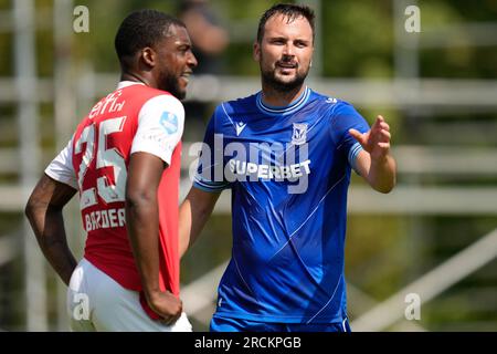 Dirkshorn, pays-Bas. 15 juillet 2023. DIRKSHORN, PAYS-BAS - JUILLET 15 : Antonio Milić de Lech Poznan fait des gestes lors du match amical de pré-saison entre AZ et Lech Poznan au V.V. Dirkshorn le 15 juillet 2023 à Dirkshorn, pays-Bas (photo de Patrick Goosen/Orange Pictures) crédit : Orange pics BV/Alamy Live News Banque D'Images