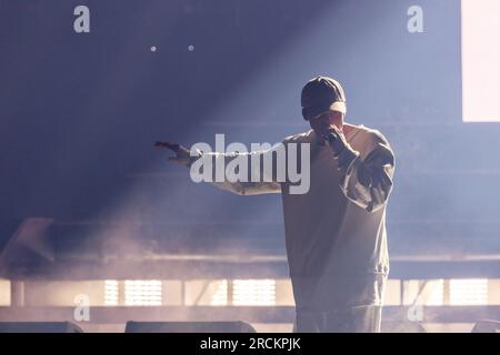 Chicago, États-Unis. 14 juillet 2023. Le rappeur NF (Nathan Feuerstein) lors de la tournée Hope Tour à Allstate Arena à Rosemont, Illinois le 14 juillet 2023 (photo de Daniel DeSlover/Sipa USA) crédit : SIPA USA/Alamy Live News Banque D'Images