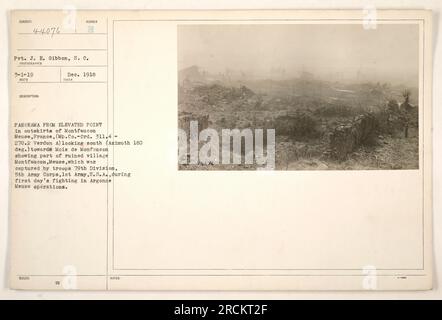 Titre : vue panoramique de Montfaucon, Meuse, France, après la capture par les troupes américaines Légende : cette photographie, prise le 1918 décembre à partir d'un point élevé dans la banlieue de Montfaucon, Meuse, France, montre le village en ruine et ses environs. Le village a été capturé par les troupes de la 79e division du 5e corps d'armée de la 1e armée américaine au cours de la première journée de combats dans les opérations d'Argonne Meuse. (Photographe : VP J. E. Gibbon, S. C., activité militaire : World War One) Banque D'Images