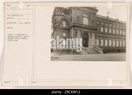 LT. Drucker, un photographe de S.C., a capturé cette image le 9 janvier 1919. Il montre la vue de face du bureau du ministre des Affaires étrangères au Quai d'Orsay à Paris, France. Le numéro attribué à la photographie est 3802/M. Banque D'Images