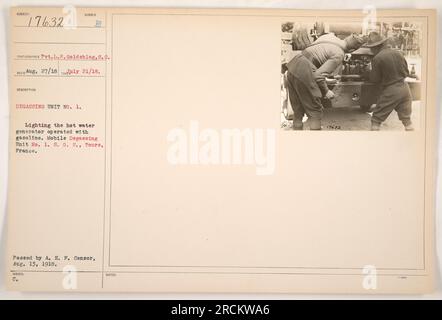 'Photographe Pvt.I.P. Goldshlag a pris cette photo, intitulée 17632, le 27 août 1918. L'image montre l'éclairage d'un générateur d'eau chaude fonctionnant avec de l'essence dans l'unité de dégazage n°1 de l'unité de dégazage mobile. L'unité était située à Tours, en France, et a été autorisée par le censeur de l'A.E.F., le 13 août 1918. » Banque D'Images