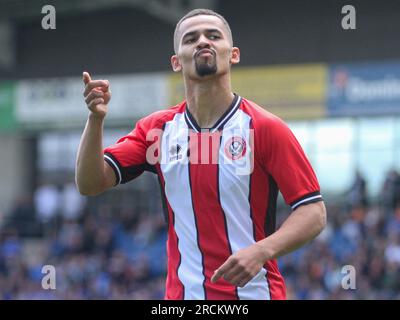 Iliman Ndiaye, de Sheffield United, célèbre après avoir marqué lors d'un match amical de pré-saison au technique Stadium de Chesterfield. 15 juillet 2023 Banque D'Images