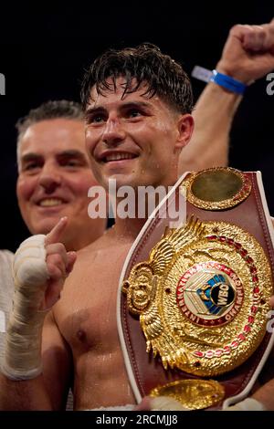 Josh Kelly pose avec sa ceinture de titre après avoir été annoncé comme vainqueur par décision unanime après avoir battu Gabriel Corzo dans le WBO International Super Welterweight Championship match au vertu Motors Arena, Newcastle upon Tyne. Date de la photo : Samedi 15 juillet 2023. Banque D'Images