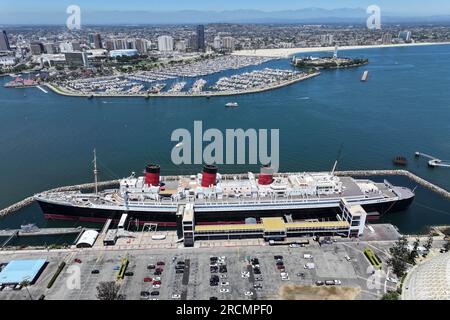 Une vue aérienne générale du Queen Mary, vendredi 14 juillet 2023, à long Beach, Etalonnage Banque D'Images