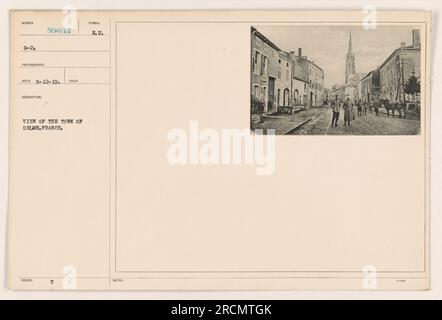 Vue de la ville de Delme, France pendant la première Guerre mondiale. La photographie a été prise le 5-12-19 et a la description 59633. La ville est vue dans l'image, mettant en valeur des bâtiments et des rues. L'image est en noir et blanc et a été émise avec le symbole F.U. Notes sur 3-30. Banque D'Images