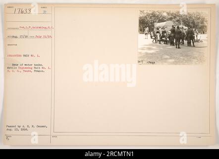 Légende factuelle : vue arrière de l'unité de dégazage mobile n° 1, qui fait partie du S. 0. 8. Équipement à Tours (France). Capturé par le VP L.P. Goldshlag le 21 juillet 1918, l'image montre l'arrière des réservoirs d'eau utilisés dans le processus de dégazage. Cette photographie a été approuvée par le censeur de l'A.E.F le 13 août 1918. (Numéro de sujet 17633) » Banque D'Images