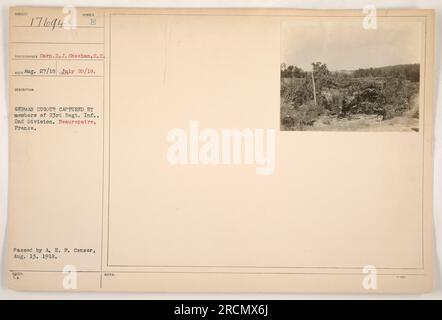 Un pirogue allemand capturé par des membres du 23e régiment d'infanterie, 2e division. La photographie a été prise par Corp. D.J. Sheehan le 27 août 1918. Situé à Beaurepaire, France. Approuvé par A.E.P. Censurer le 13 août 1918.' Banque D'Images