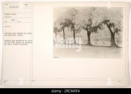 Photographie de 1918 prise par le capitaine Ernest Peixotto, un artiste militaire américain, montre un bataillon de mitrailleuses en exercice à l'école militaire de Langres. Ce dessin est un document de guerre officiel et fait partie de la collection signal corps. La légende indique que la qualité de l'image est médiocre. Banque D'Images