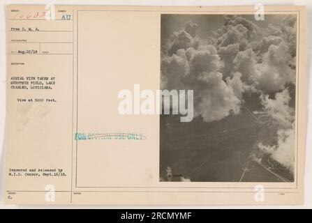 Vue aérienne de Gerstner Field à Lake Charles, Louisiane, prise à une altitude de 5000 pieds. La photographie porte le numéro 16602 et a été reçue par le photographe D.M.A. le 22 août 1918. Il a été censuré et publié par le M.I.D. Censurer le 16 septembre 1918. Cette légende est réservée à un usage professionnel. Banque D'Images