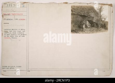 Des tireurs d'élite américains des 166e et 4e régiments d'infanterie de la 42e division de la Garde nationale de l'Ohio sont vus arracher des Allemands à la périphérie de la ville de Villers, en France. L'image a été prise le 30 juillet 1918 et est passée par le censeur de l'A.E.P. La date exacte de délivrance est inconnue. Banque D'Images