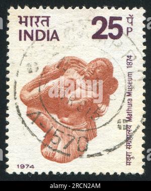 INDE - CIRCA 1974 : timbre imprimé par l'Inde, montre Statue, circa 1974 Banque D'Images