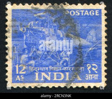 INDE - CIRCA 1955 : timbre imprimé par l'Inde, montre avion, ouvriers, circa 1955 Banque D'Images