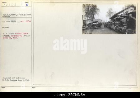 : Cette photographie représente Q.M. Corps Pierce Arrow Trucks à Azerailles, France le 27 avril 1918. La photo a été prise par le photographe numéro E RED et est associée au sergent C.H. Blanc des 17e ingénieurs. Il a été censuré et publié par le censeur du M.I.B. le 14 juin 1918. (12323) Banque D'Images