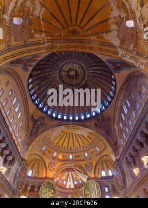 Intérieur de la mosquée Sainte-Sophie, Sultanahmet, Istanbul, Turquie Banque D'Images