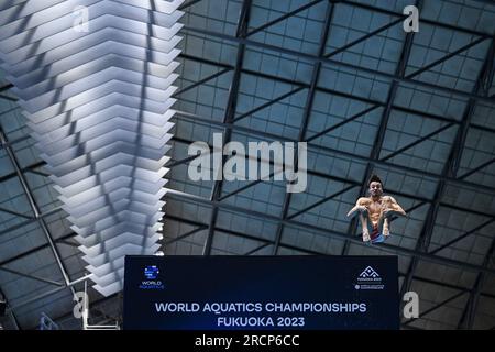 Fukuoka, Japon. 16 juillet 2023. Jules Bouyer, de France, participe à la finale masculine du tremplin du 1m des Championnats du monde aquatiques 2023 à Fukuoka, Japon, le 16 juillet 2023. Crédit : Xu Chang/Xinhua/Alamy Live News Banque D'Images