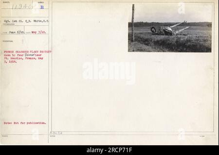 Sergent 1st Cl. CH. White a capturé cette photographie le 6 juin 1918. Il représente un avion chasseur français qui a été abattu par quatre Gewannear à St. Maurice, France le 3 mai 1918. Cette image n'a pas été destinée à la diffusion publique et détient le A.AC. Notes O.#. Banque D'Images