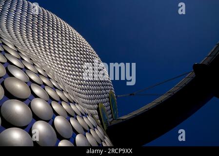 Détail de l'architecture moderne à l'extérieur du grand magasin Selfridges, Bullring Shopping Centre, Birmingham, Angleterre, Royaume-Uni, Banque D'Images