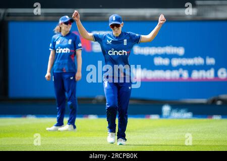 Southampton, Royaume-Uni. 16 juillet 2023. Kate Cross (Angleterre) lors de la 2e partie ODI de la Womens Ashes 2023 Series entre l'Angleterre et l'Australie à l'Ageas Bowl à Southampton, Angleterre. (Liam Asman/SPP) crédit : SPP Sport Press photo. /Alamy Live News Banque D'Images