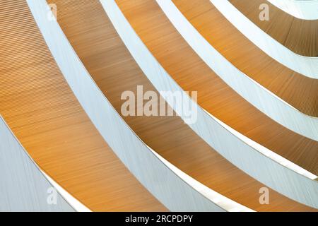 Zurich, Suisse-27 mai 2023 ; gros plan de l'atrium incurvé en bois coiffé par un verre de l'architecte espagnol Santiago Calatrava à l'Université de Banque D'Images