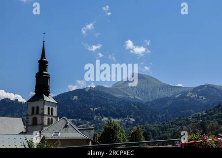 Saint Gervais Mont blanc, France. 16 juillet 2023. L'illustration montre Saint-Gervais Mont-blanc lors de la 15e étape du Tour de France, des Gets les portes du Soleil à Saint-Gervais Mont-blanc (179 km), France, dimanche 16 juillet 2023. Le Tour de France de cette année aura lieu du 01 au 23 juillet 2023. BELGA PHOTO DAVID PINTENS crédit : Belga News Agency/Alamy Live News Banque D'Images